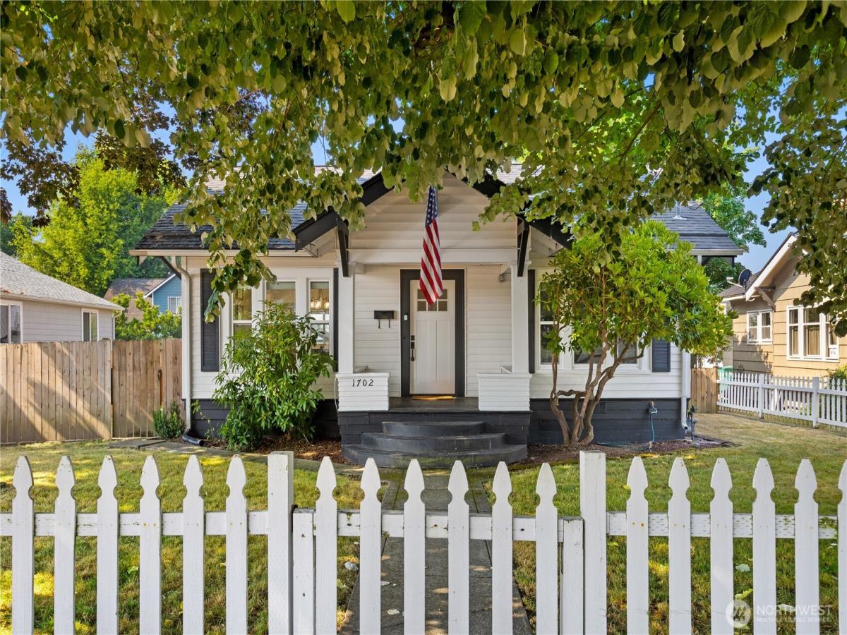 MLS #NWM2563659 image #0