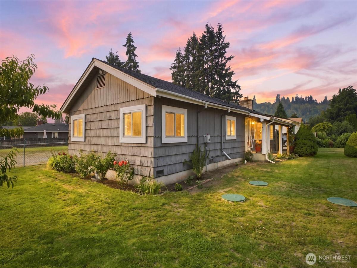 MLS #NWM2564248 image #0