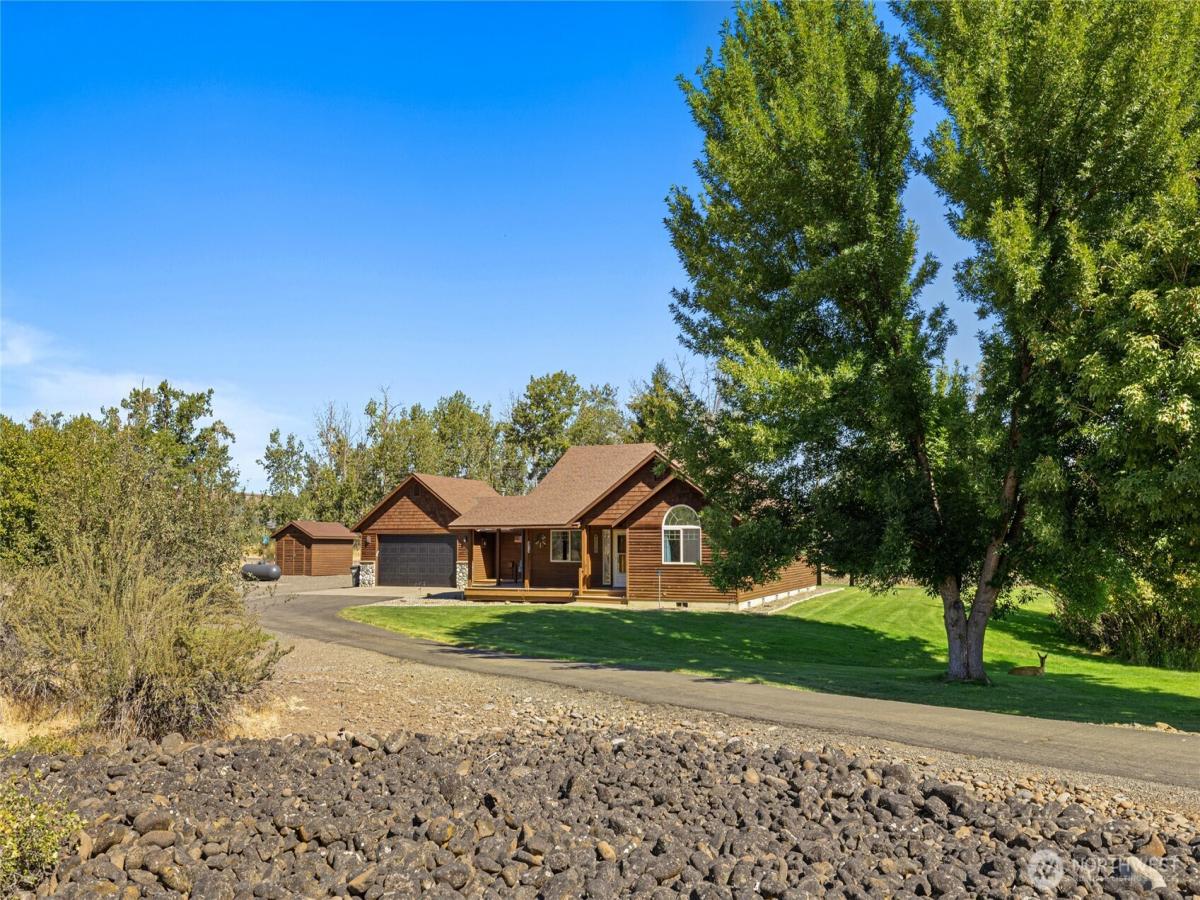 MLS #NWM2564669 image #0