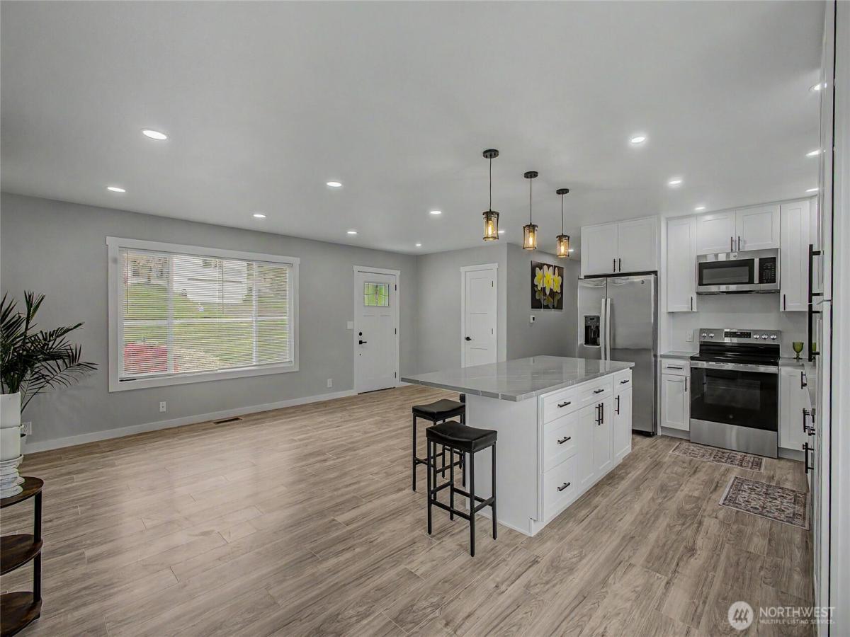 MLS #NWM2564676 image #0