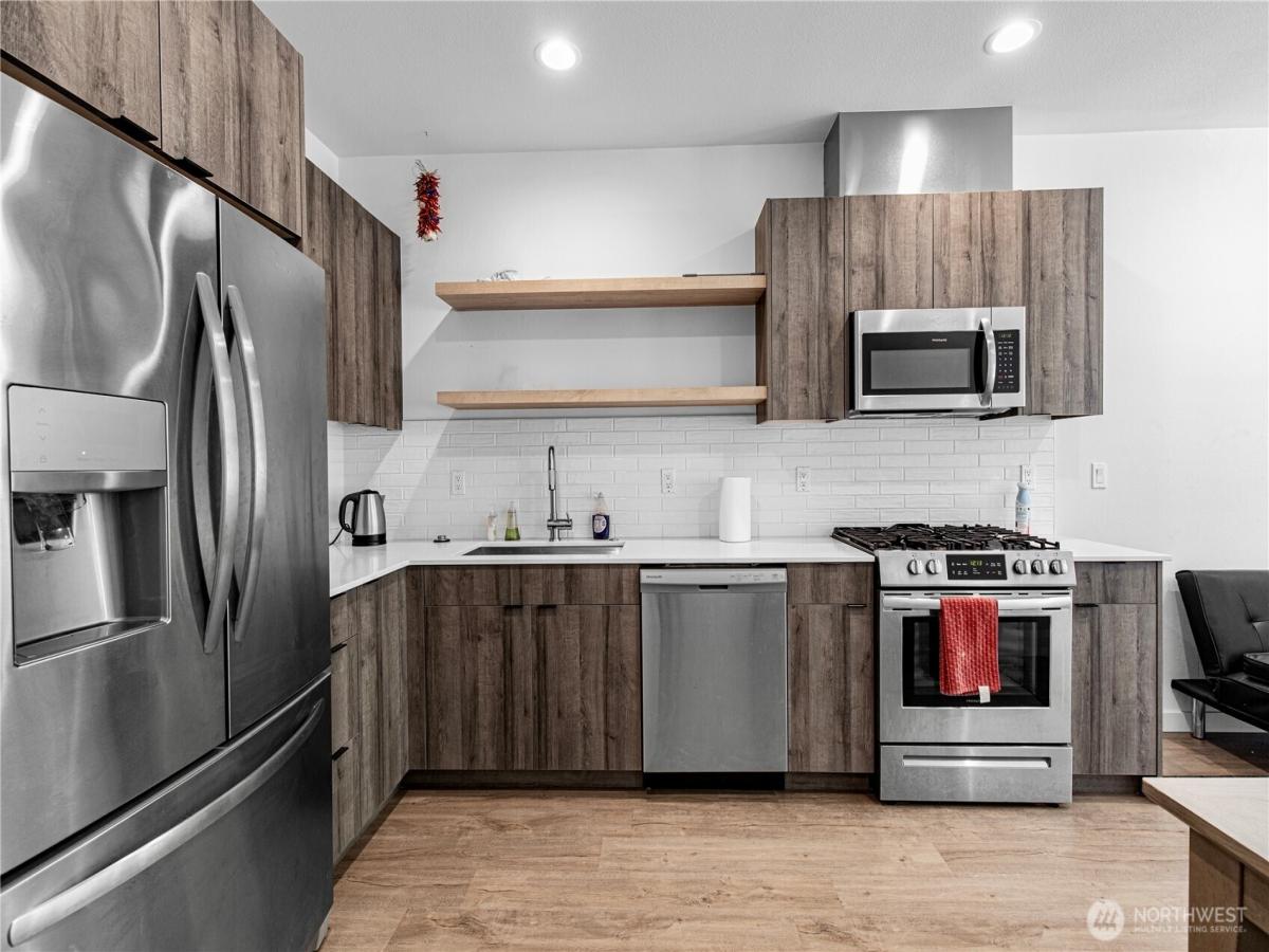 MLS #NWM2564751 image #0