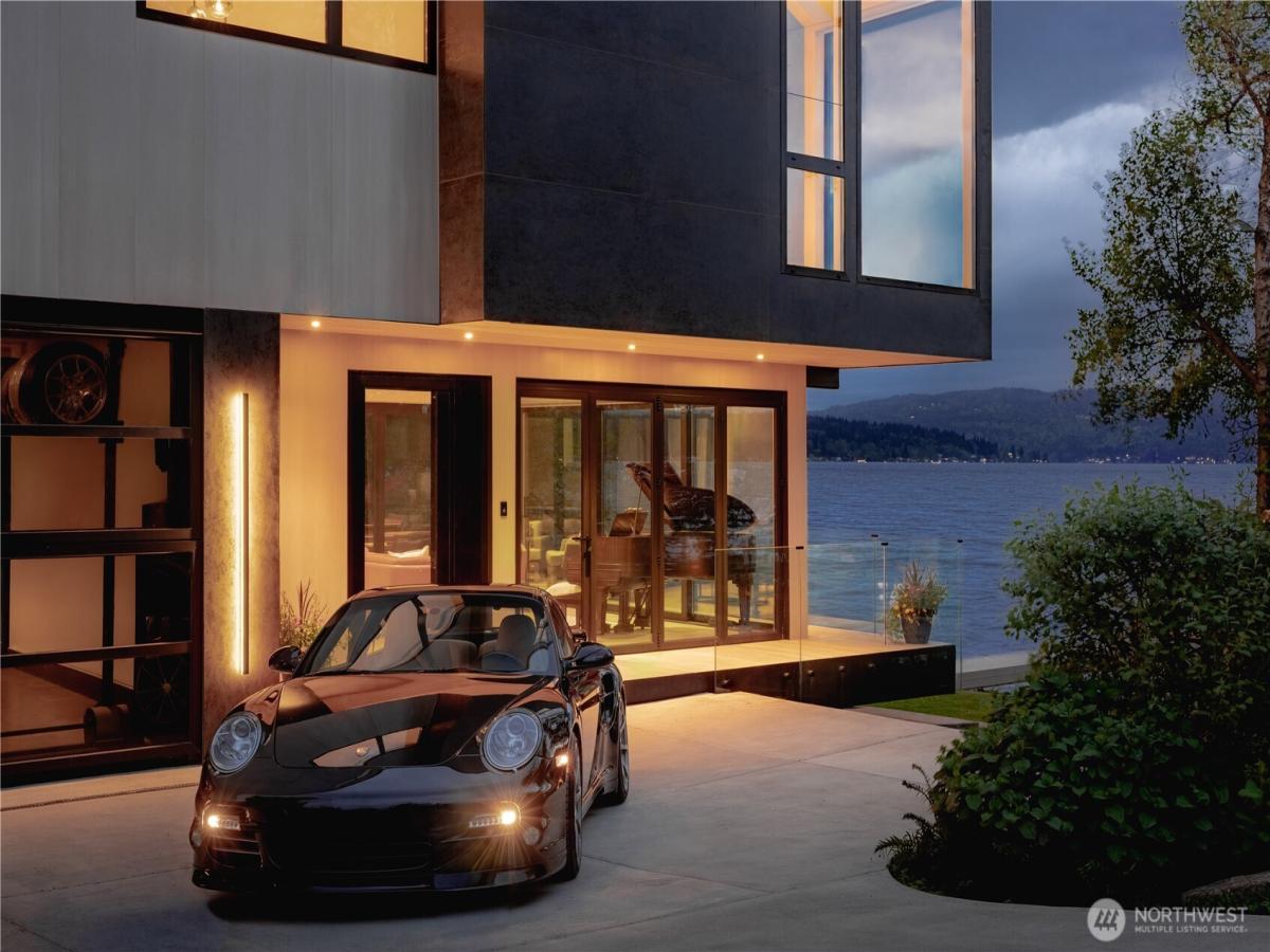 MLS #NWM2565009 image #0