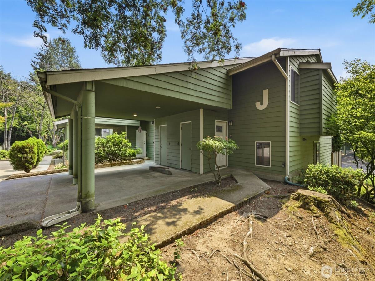 MLS #NWM2565185 image #0