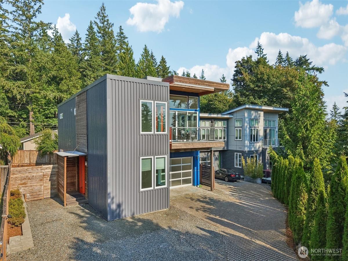 MLS #NWM2565260 image #0