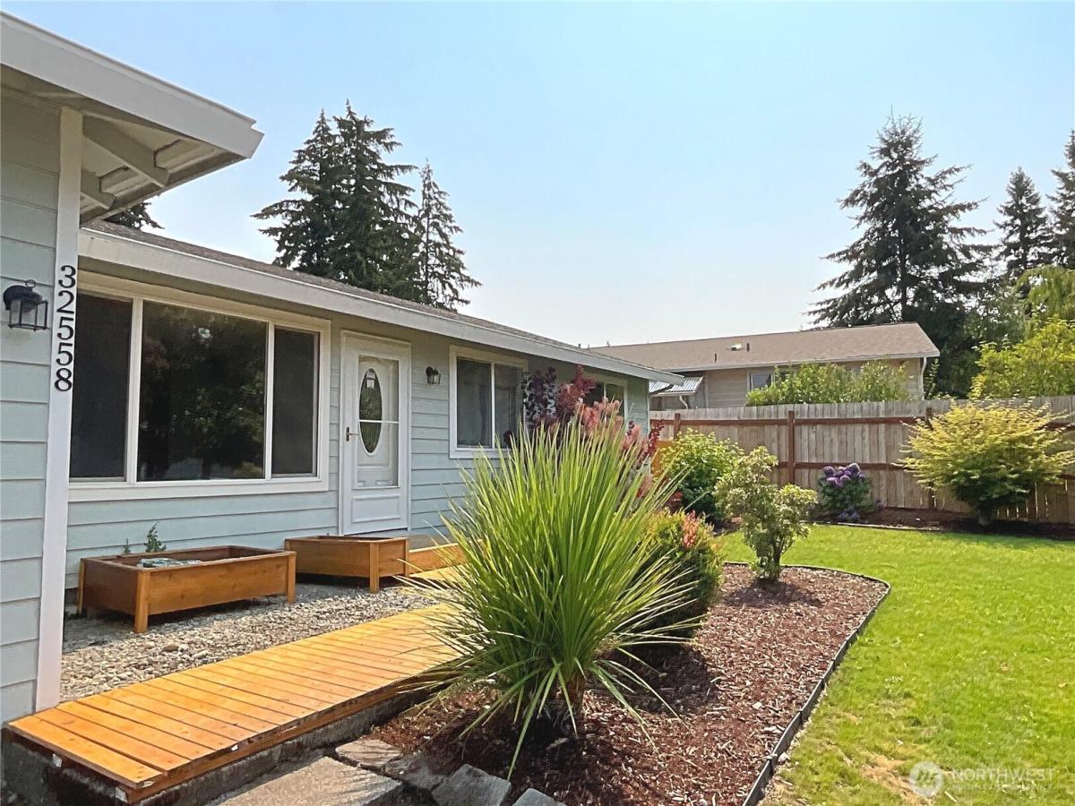 MLS #NWM2565538 image #0