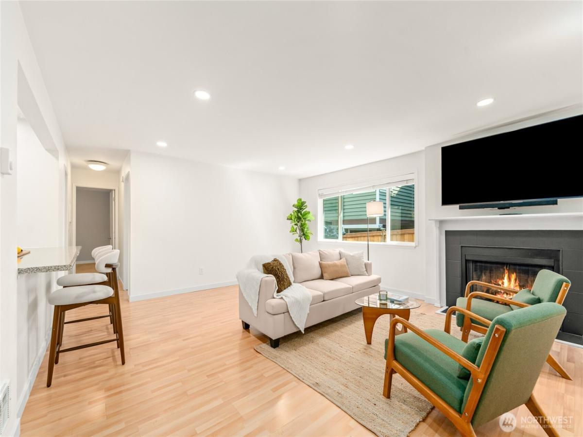 MLS #NWM2565734 image #0