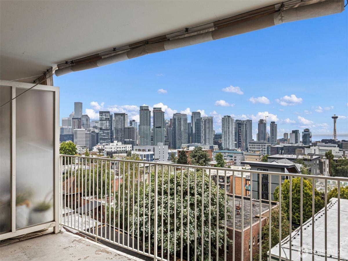 MLS #NWM2565778 image #0