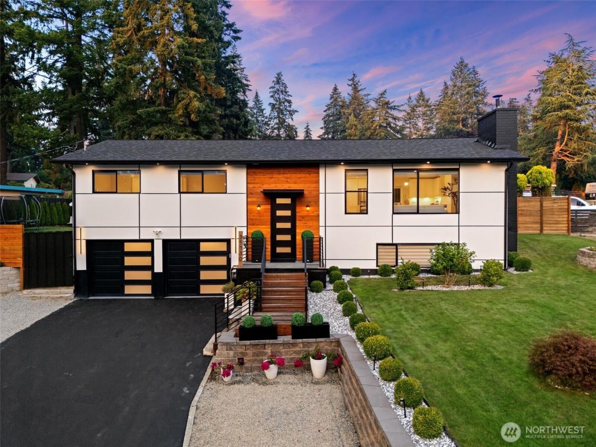 MLS #NWM2565993 image #0