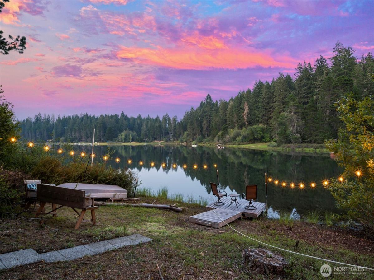 MLS #NWM2566361 image #0