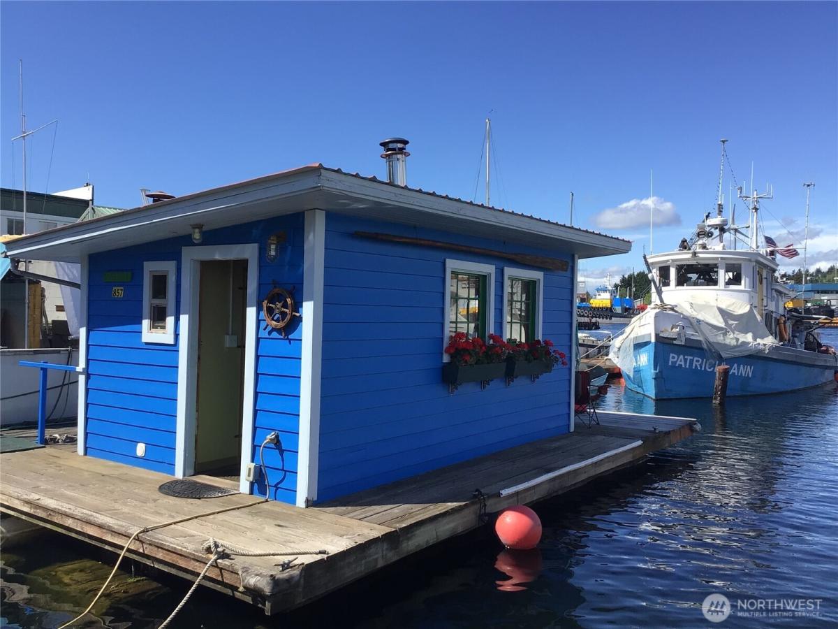 MLS #NWM2566461 image #0