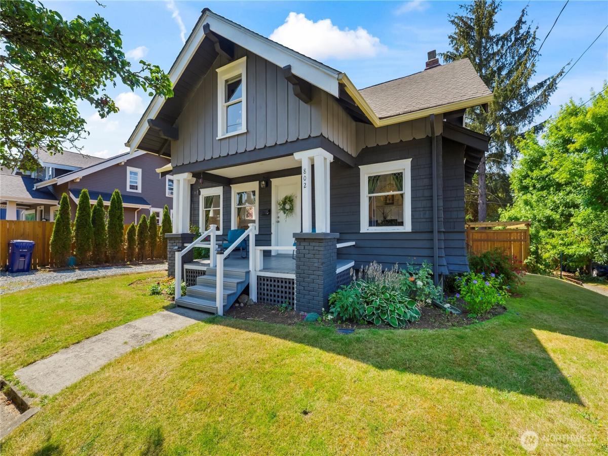 MLS #NWM2566906 image #0