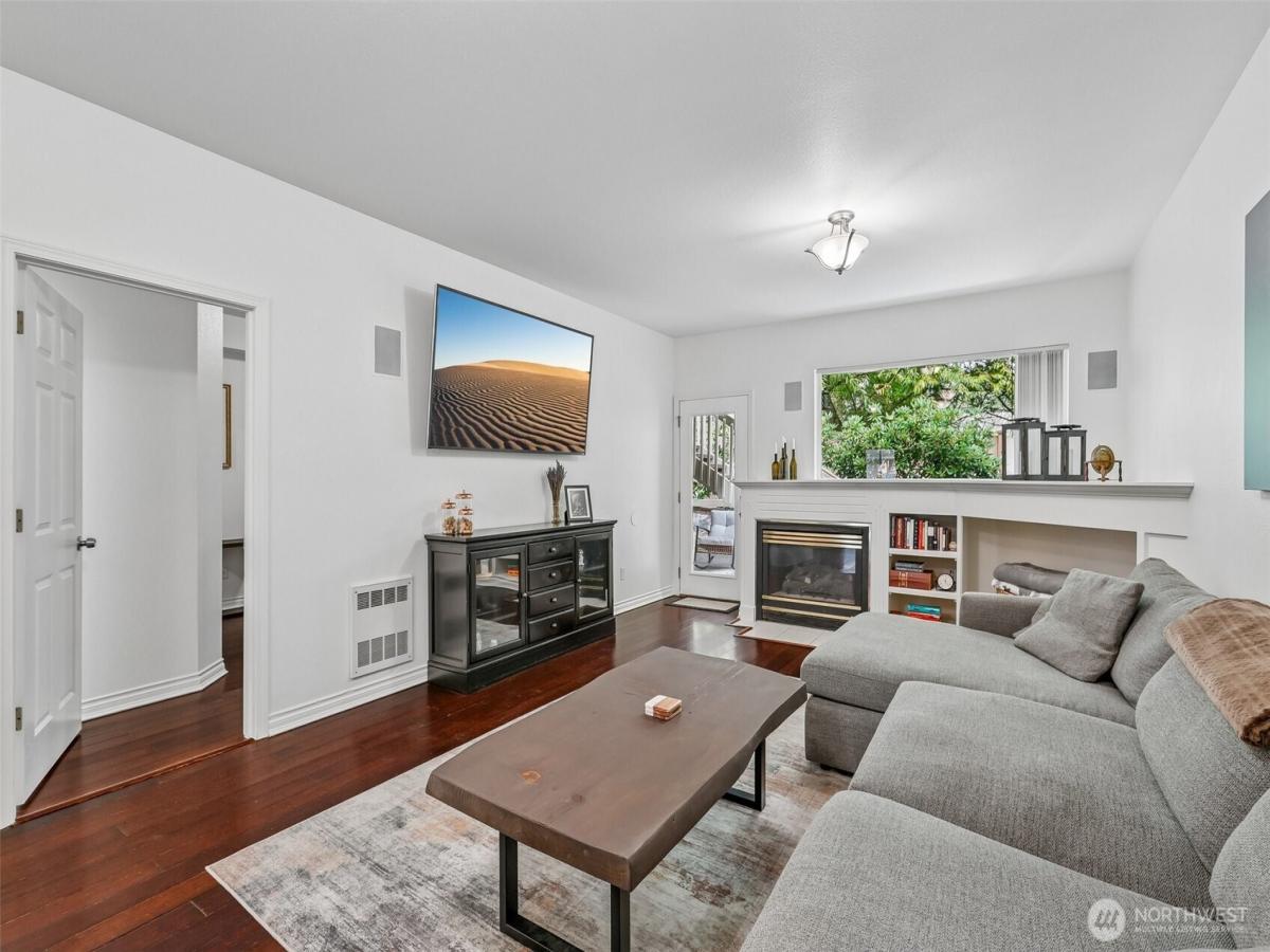 MLS #NWM2568299 image #0