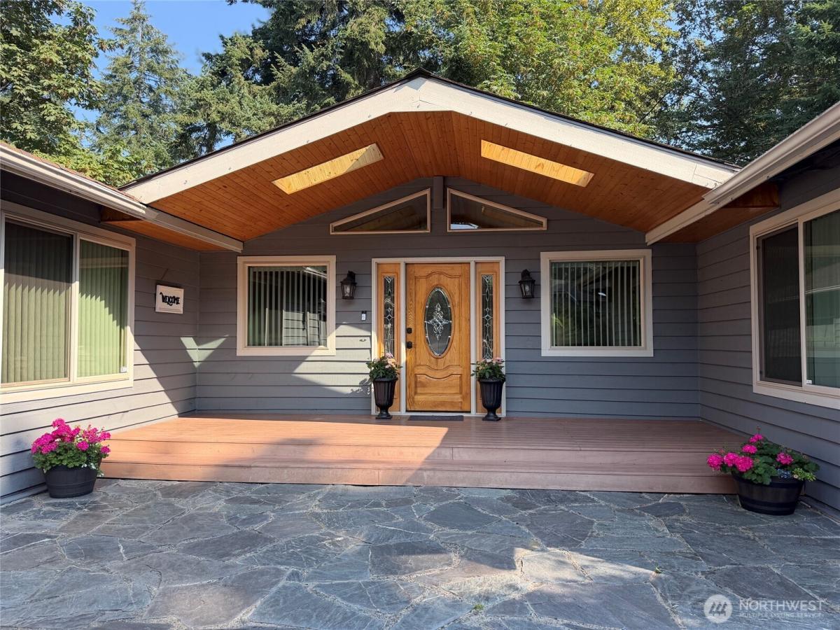 MLS #NWM2568595 image #0