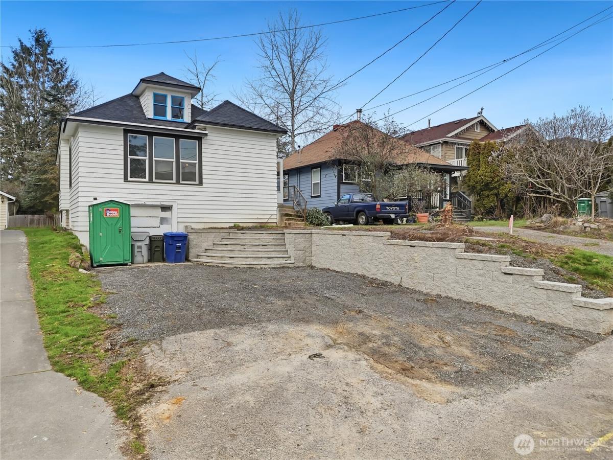 MLS #NWM2568740 image #0