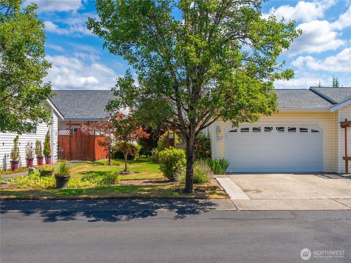 MLS #NWM2569300 image #0