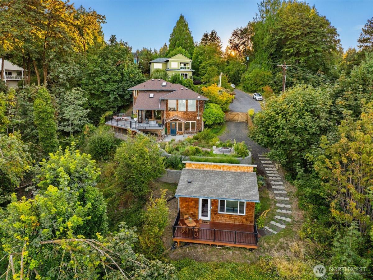 MLS #NWM2569342 image #0