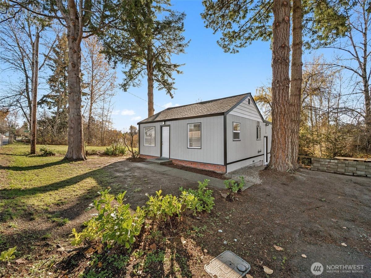 MLS #NWM2570011 image #0