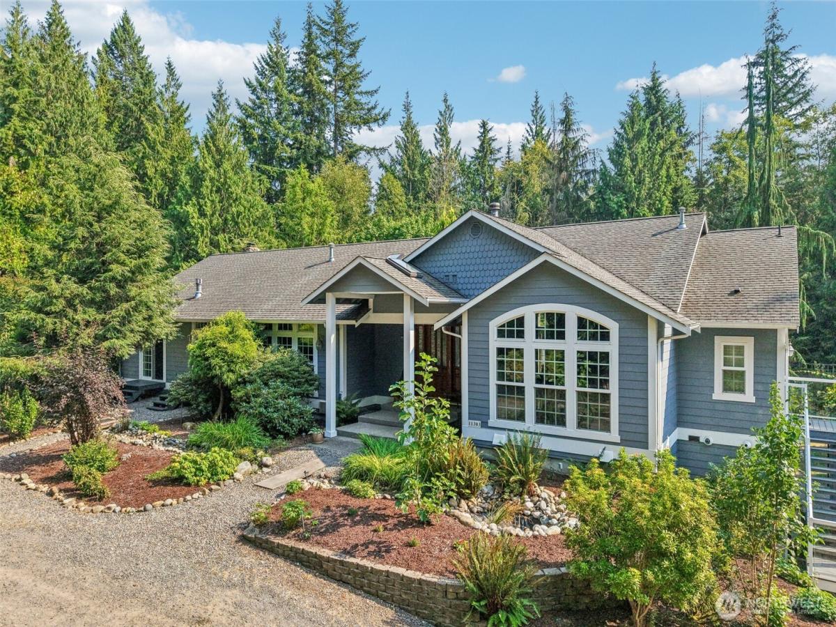 MLS #NWM2570638 image #0