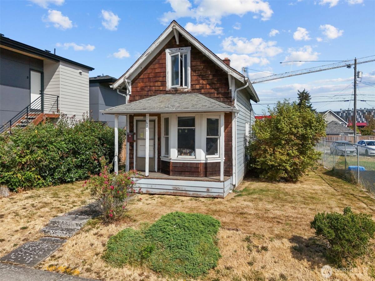 MLS #NWM2571029 image #0