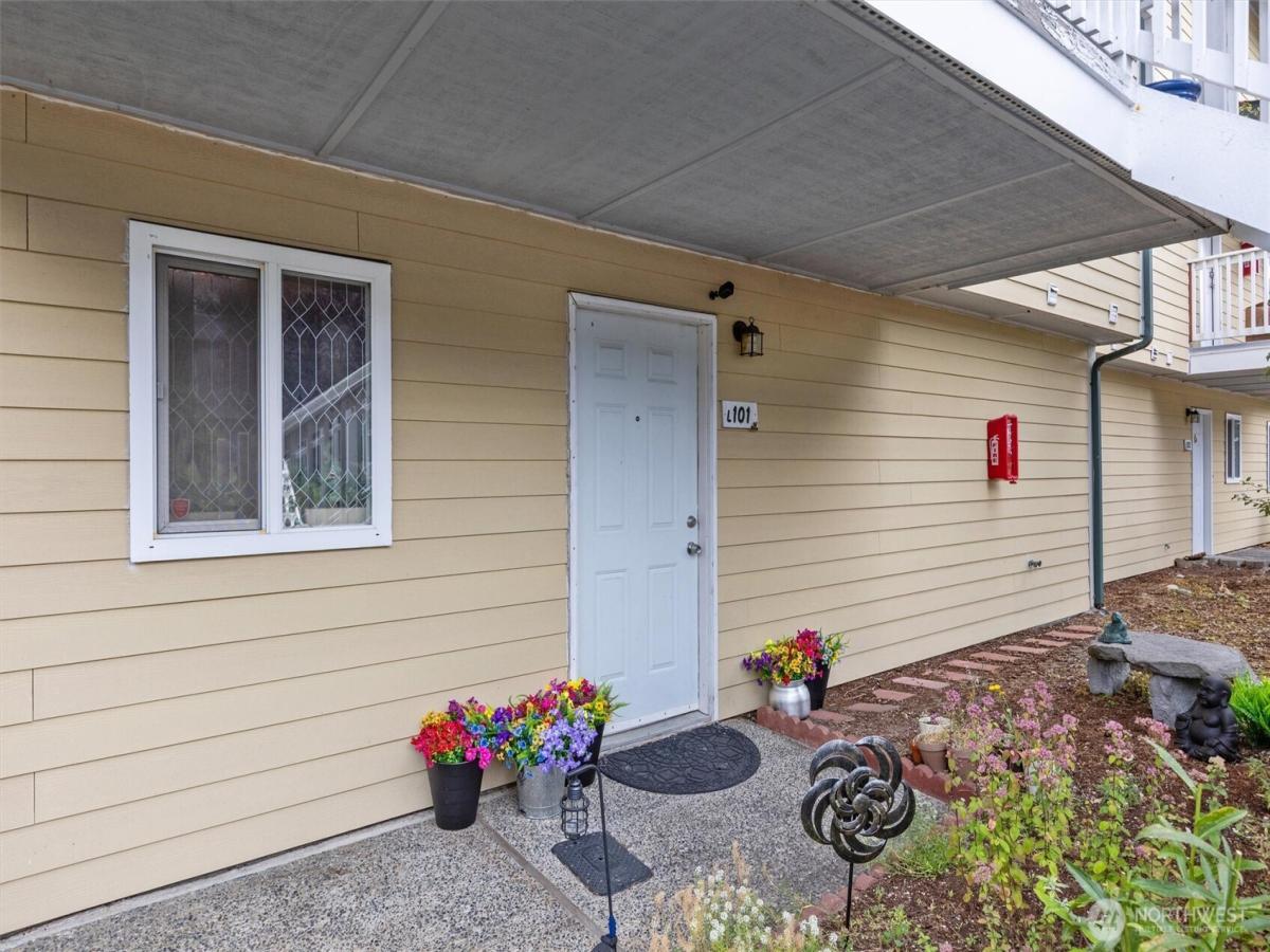 MLS #NWM2571550 image #0
