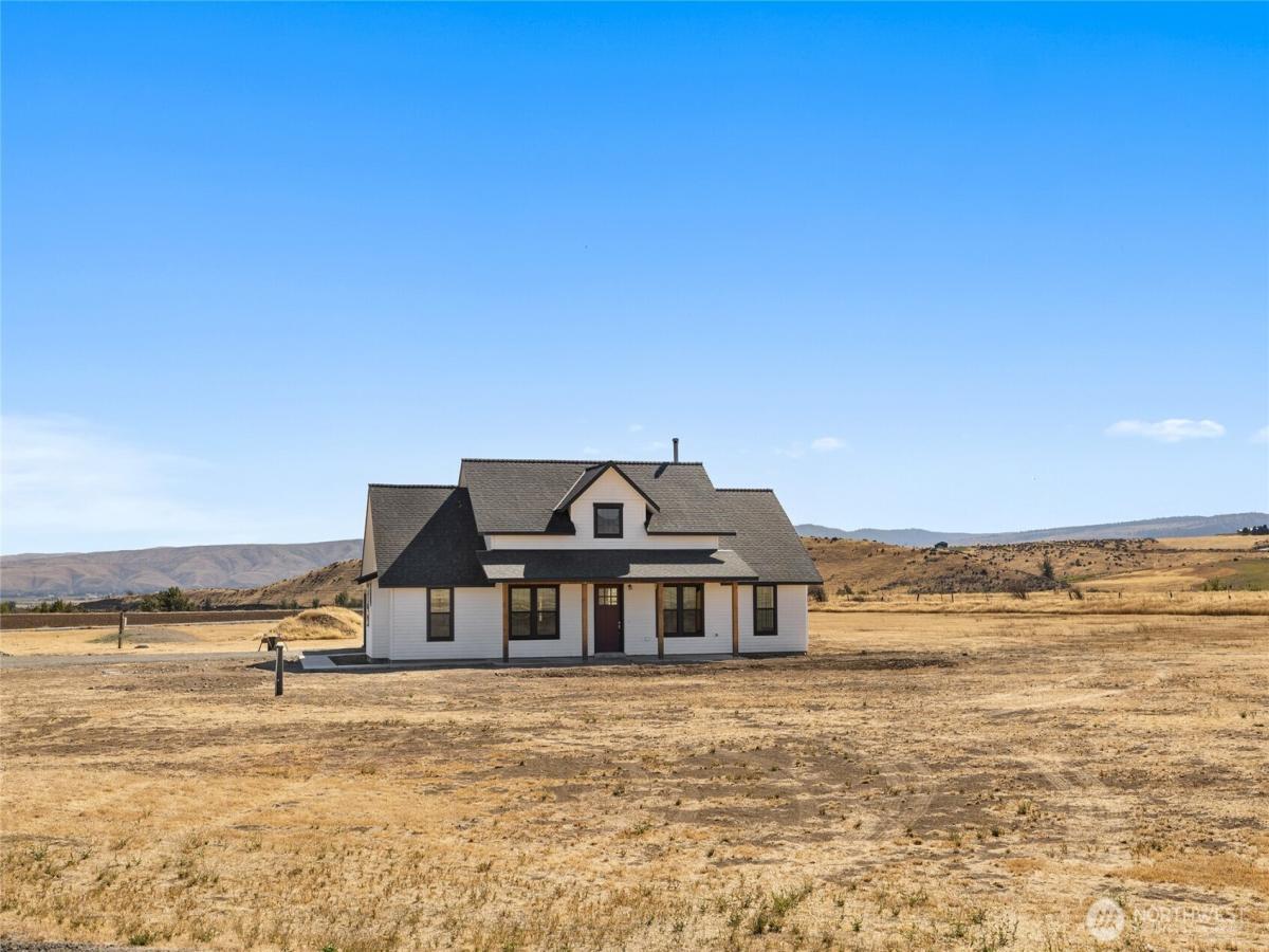 MLS #NWM2572535 image #0