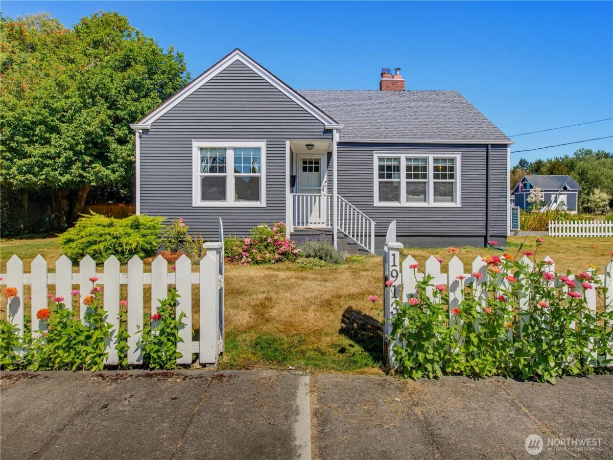 MLS #NWM2573694 image #0