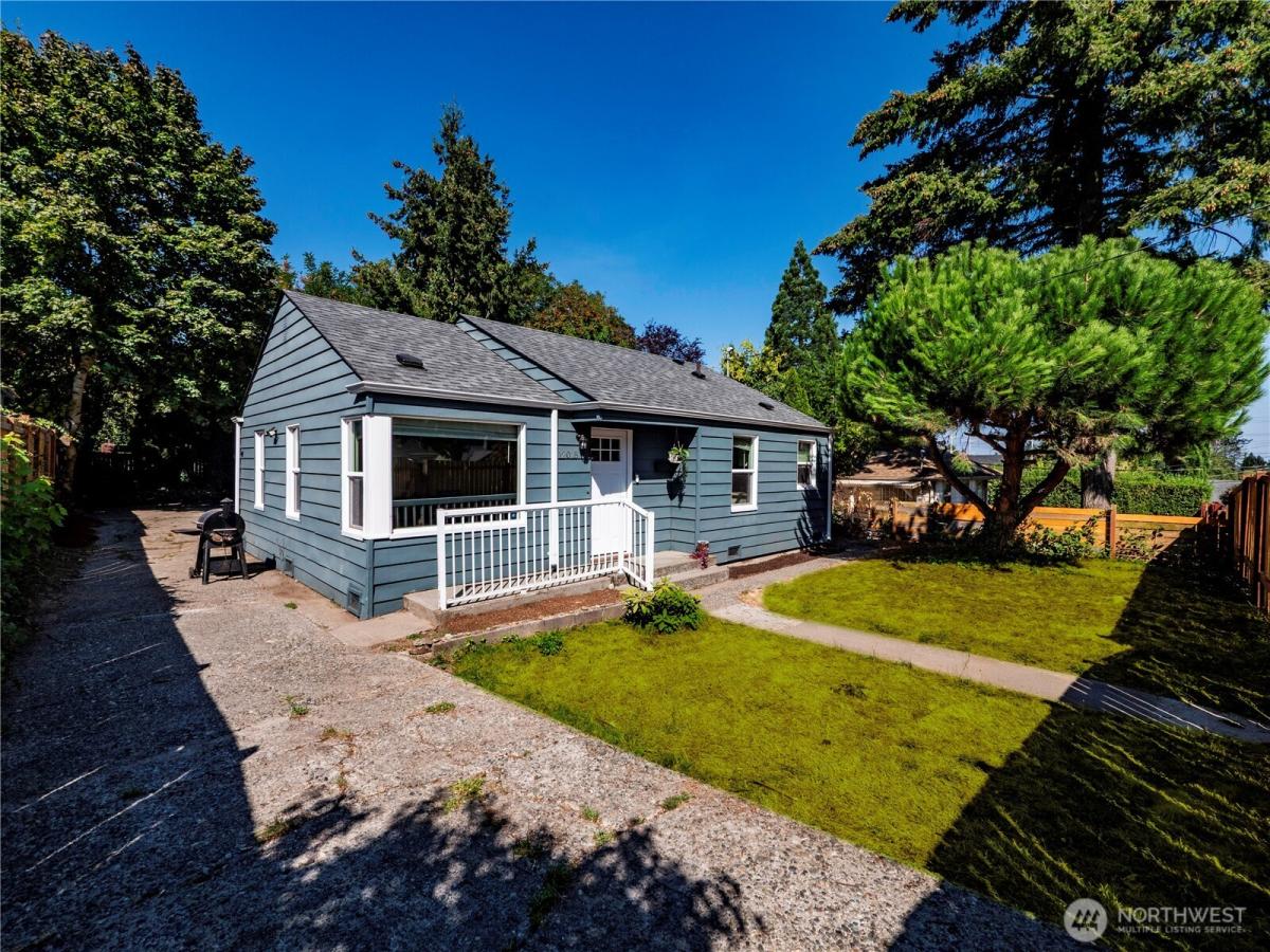 MLS #NWM2573844 image #0