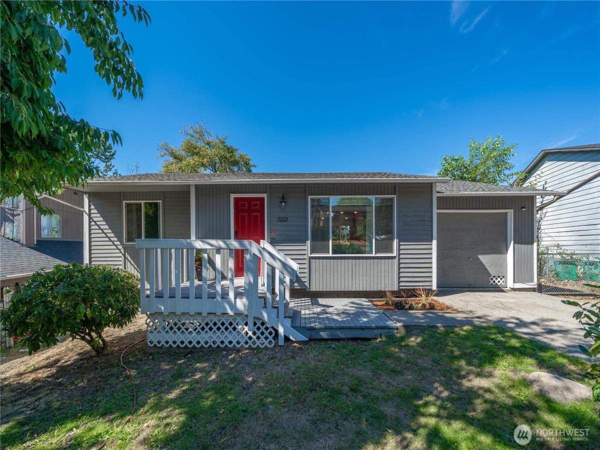 MLS #NWM2574358 image #0