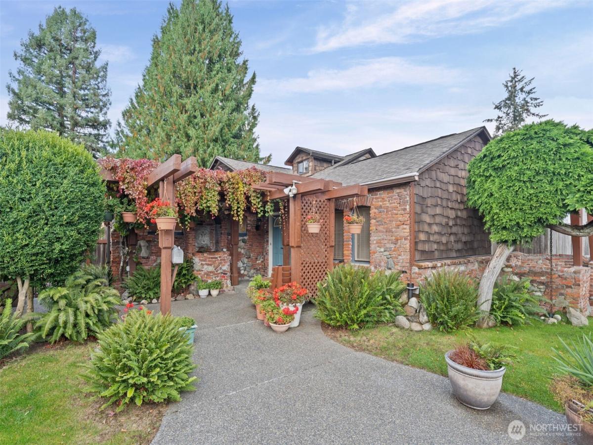 MLS #NWM2574475 image #0