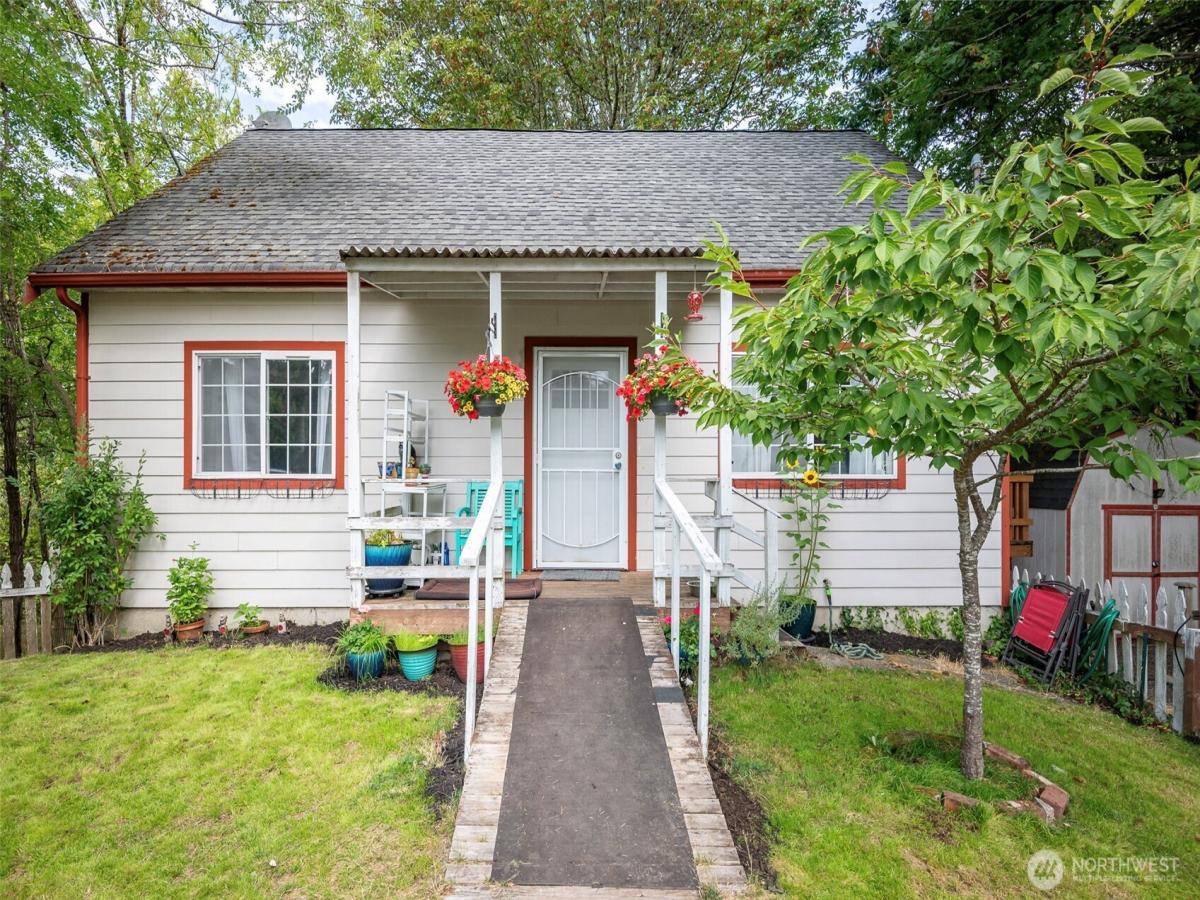 MLS #NWM2574896 image #0