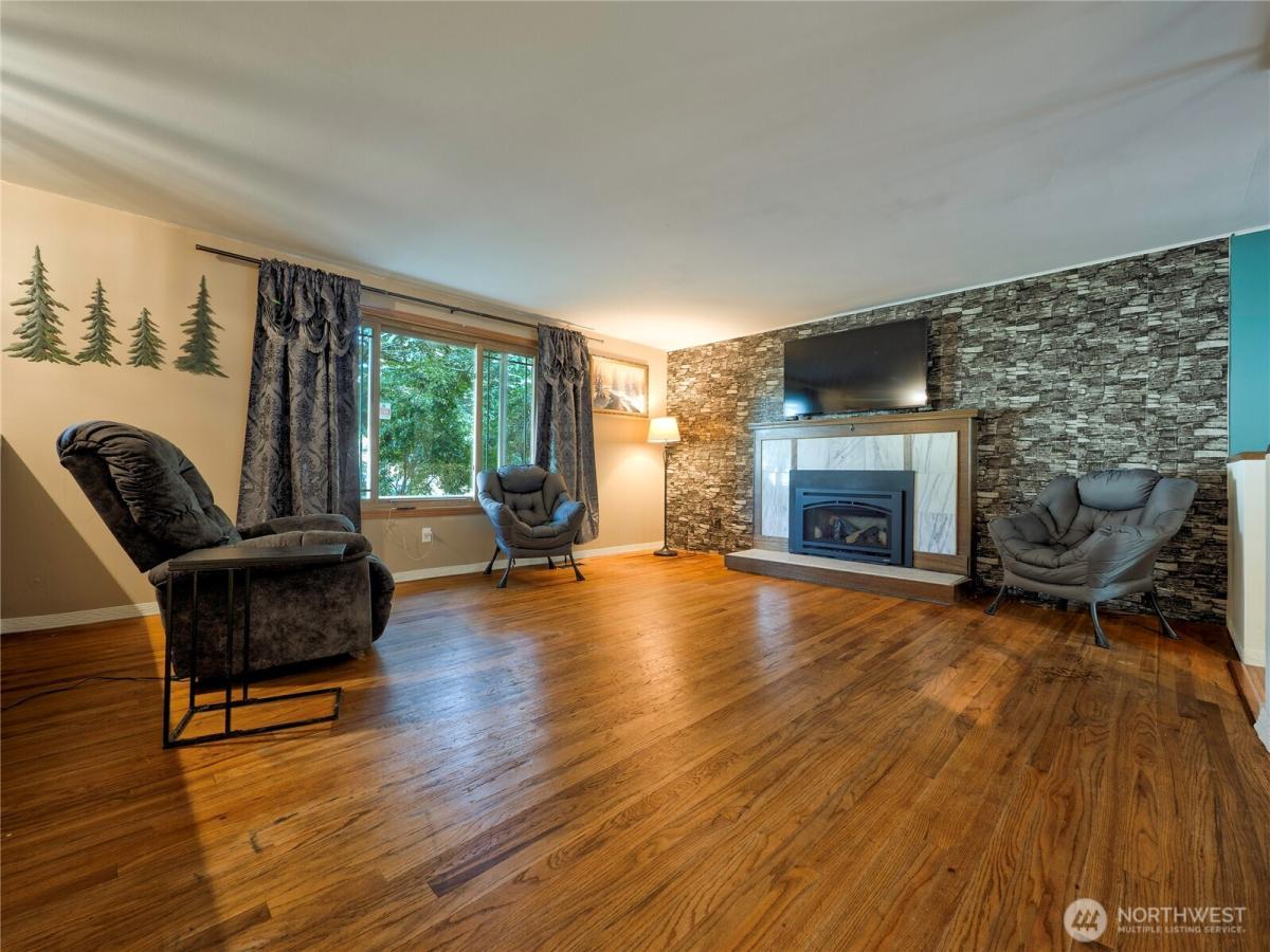 MLS #NWM2574943 image #0