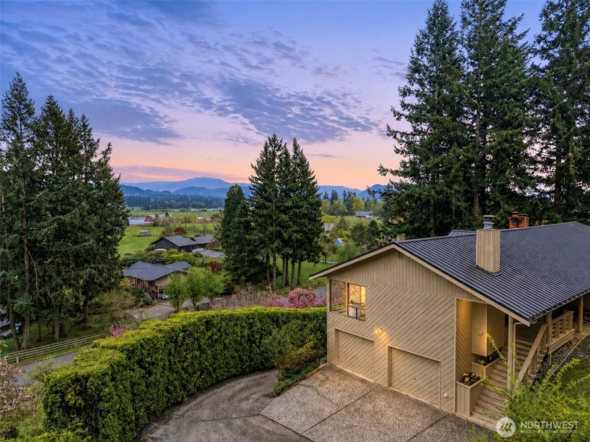 MLS #NWM2575638 image #0
