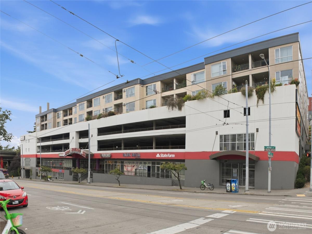 MLS #NWM2575826 image #0