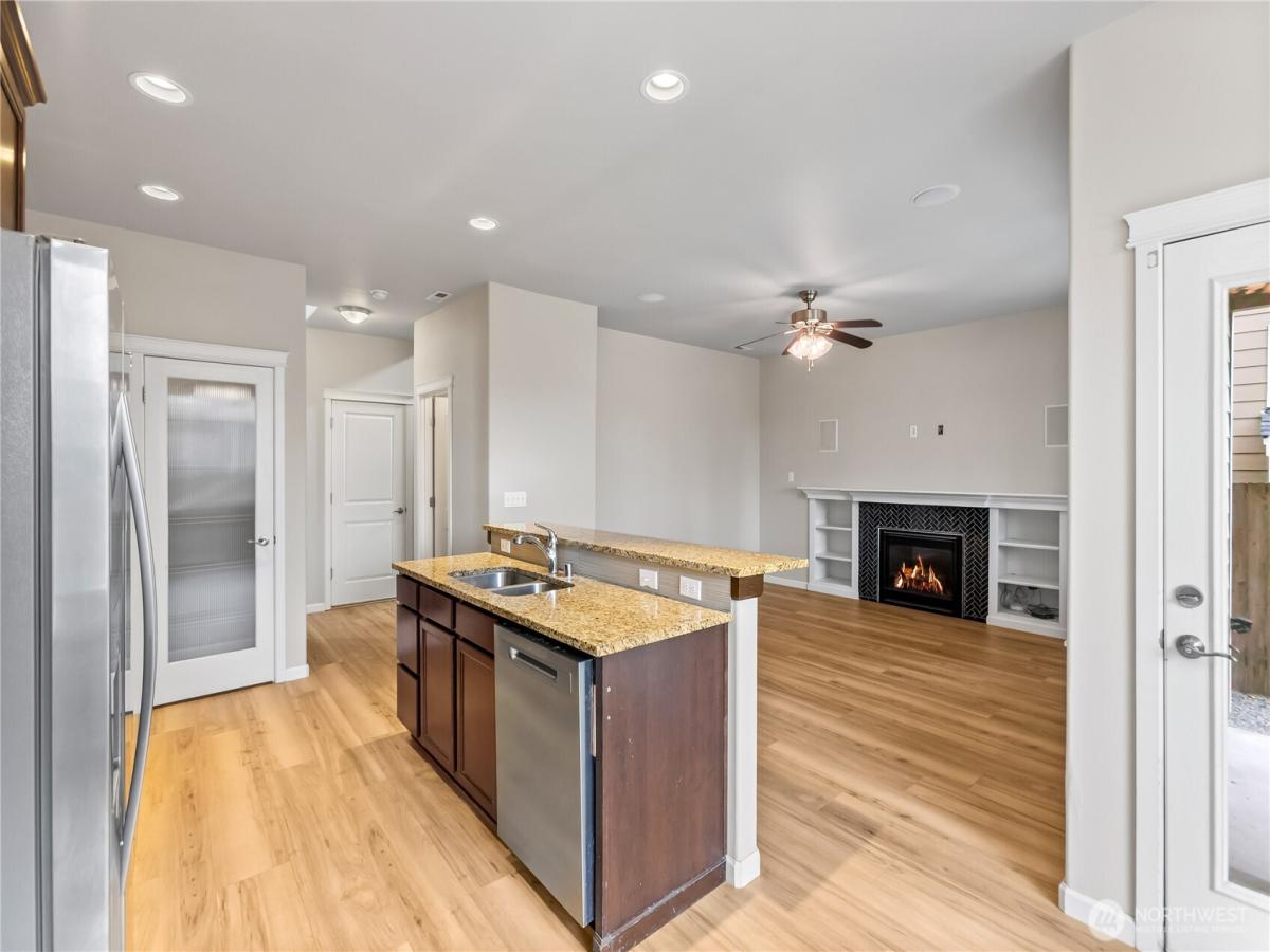 MLS #NWM2576124 image #0