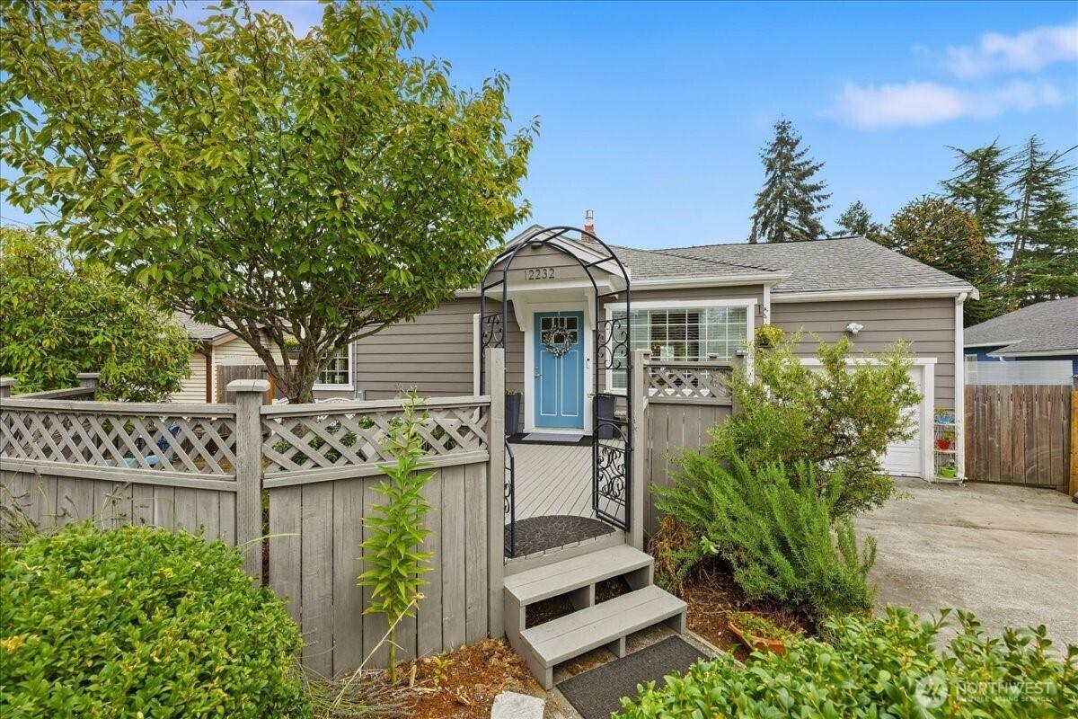 MLS #NWM2576240 image #0