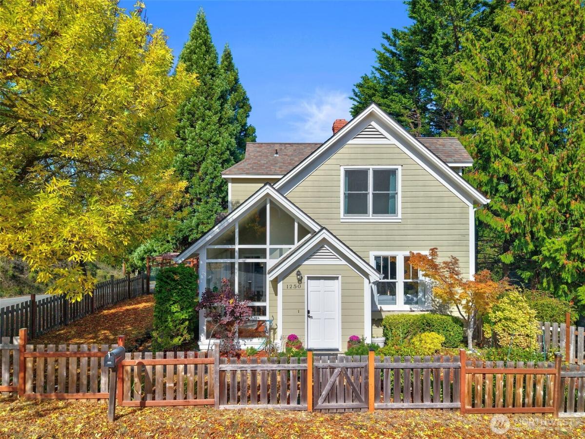 MLS #NWM2578686 image #0