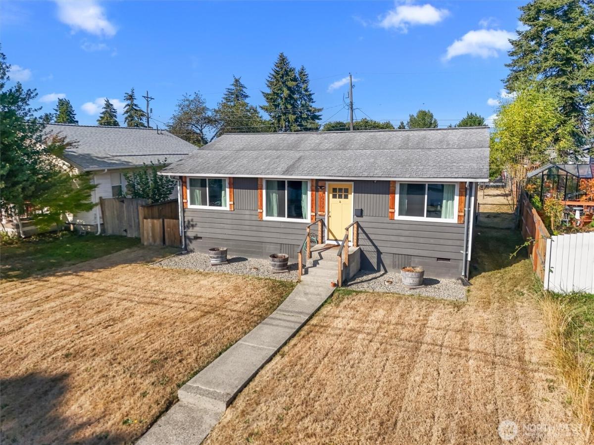 MLS #NWM2578692 image #0