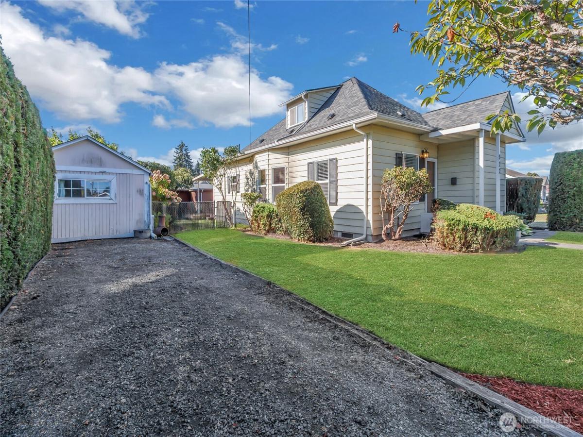 MLS #NWM2580565 image #0