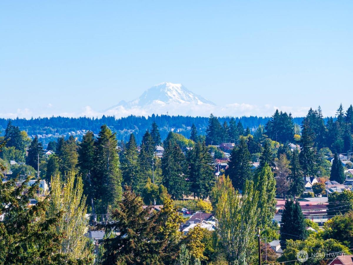 MLS #NWM2581542 image #0