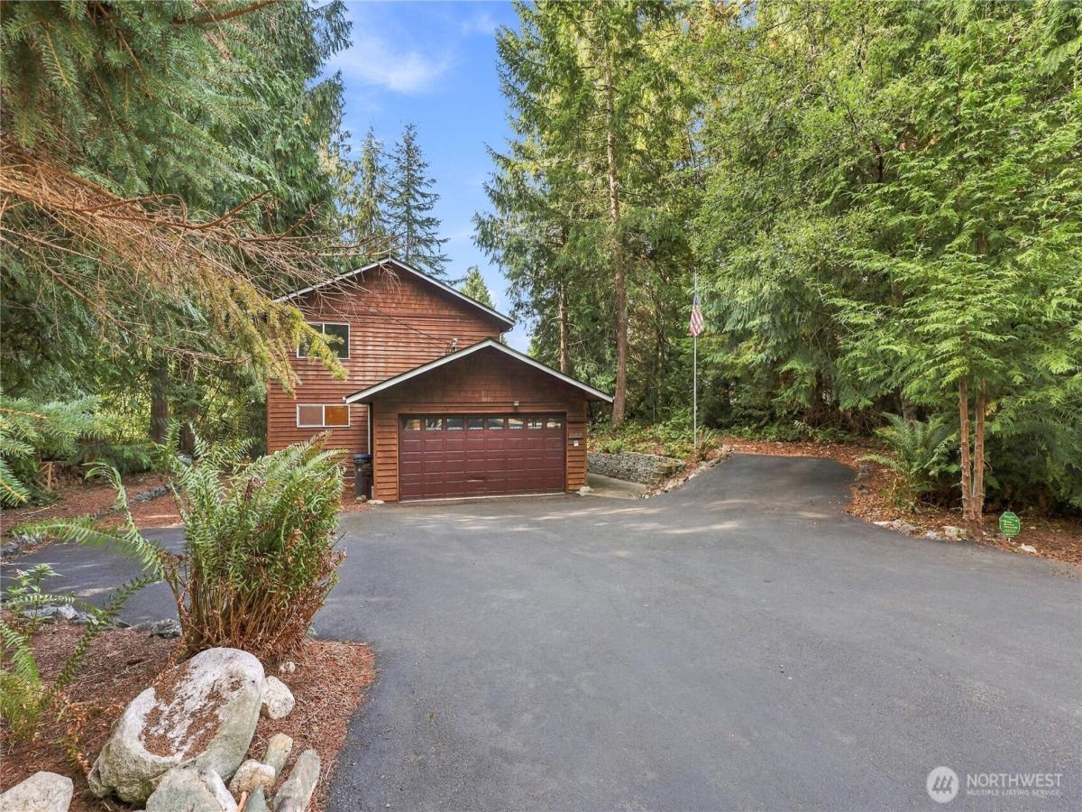MLS #NWM2582338 image #0