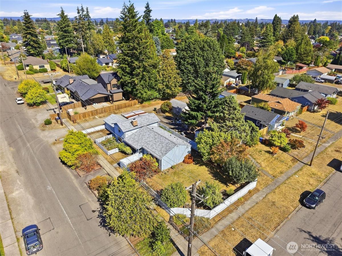 MLS #NWM2582463 image #0