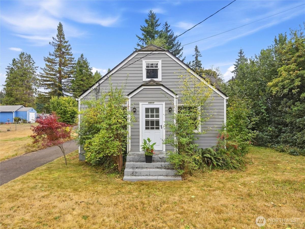 MLS #NWM2583470 image #0