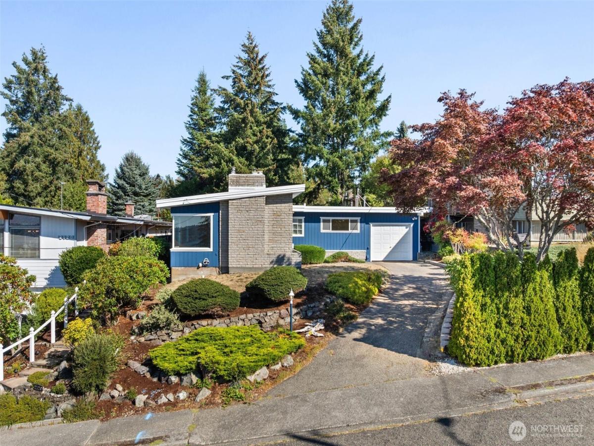 MLS #NWM2584246 image #0