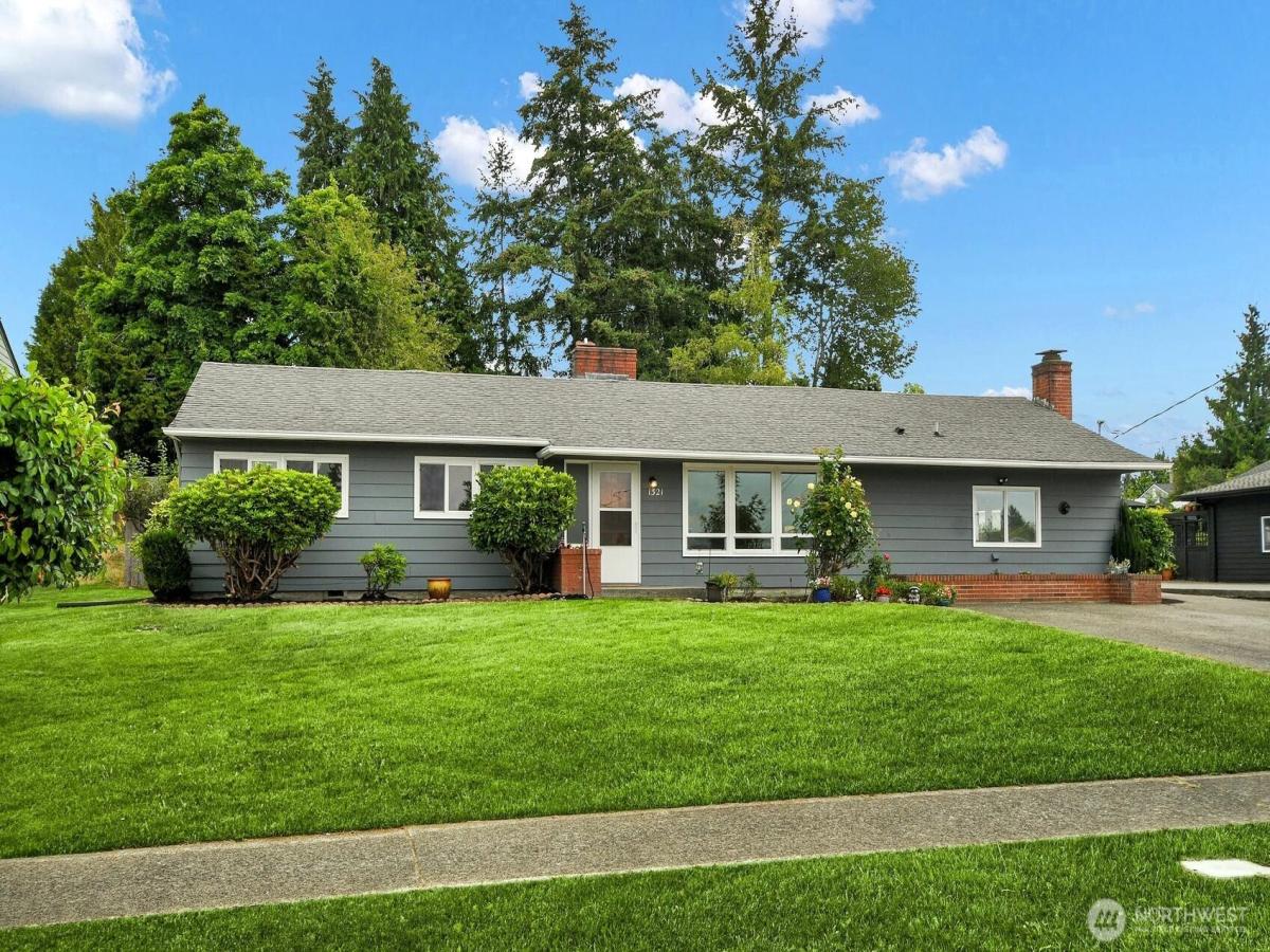 MLS #NWM2584529 image #0