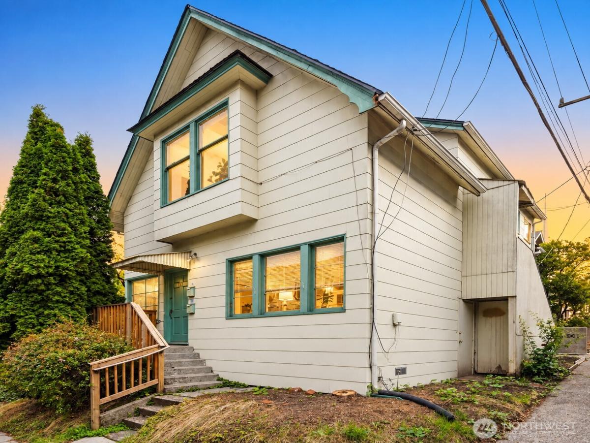 MLS #NWM2585628 image #0