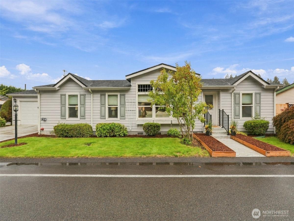 MLS #NWM2586454 image #0