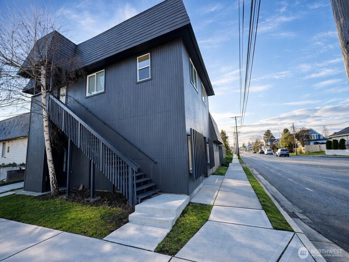 MLS #NWM2586578 image #0