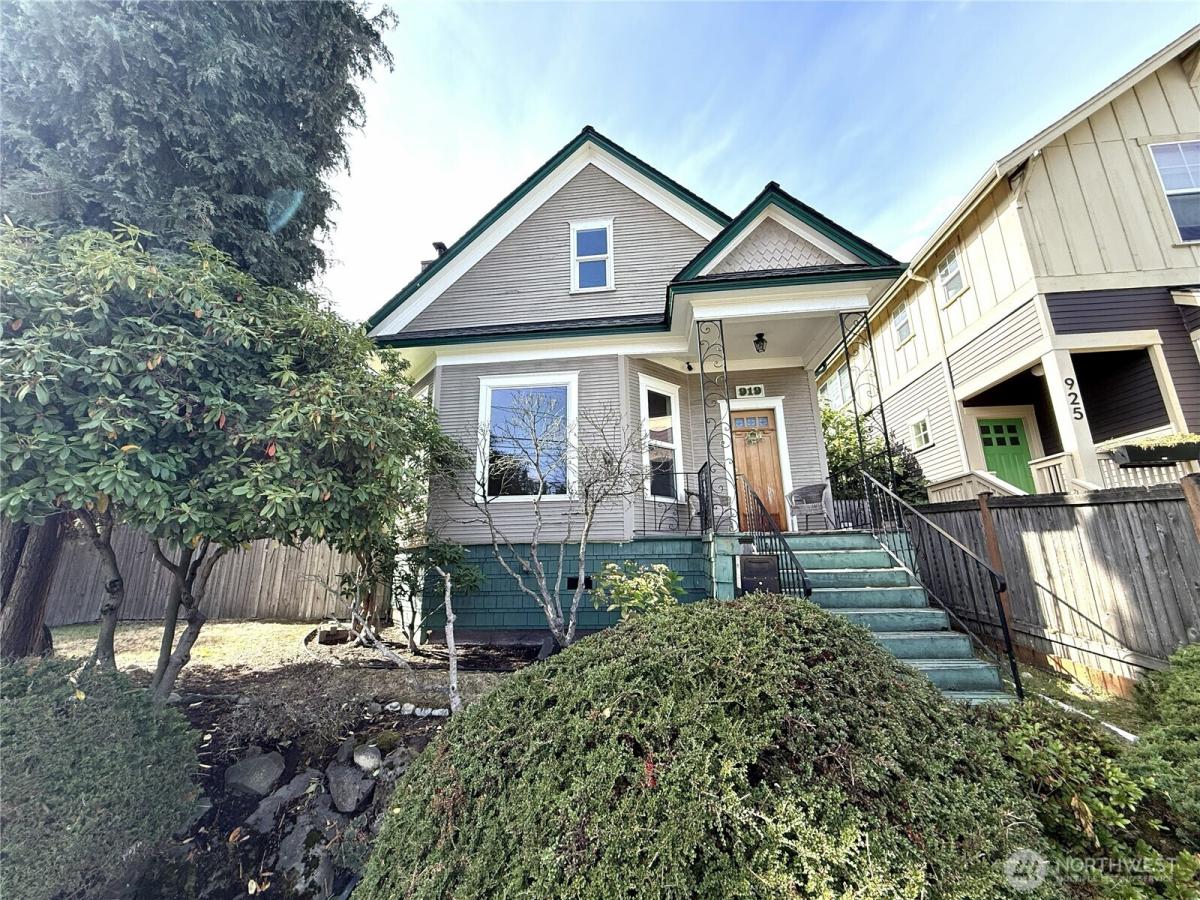 MLS #NWM2588146 image #0