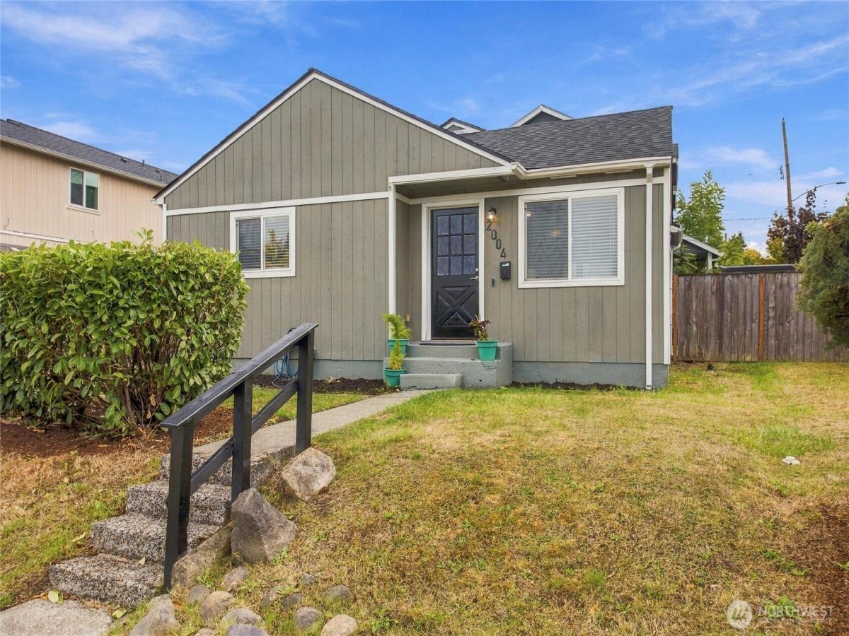 MLS #NWM2588228 image #0