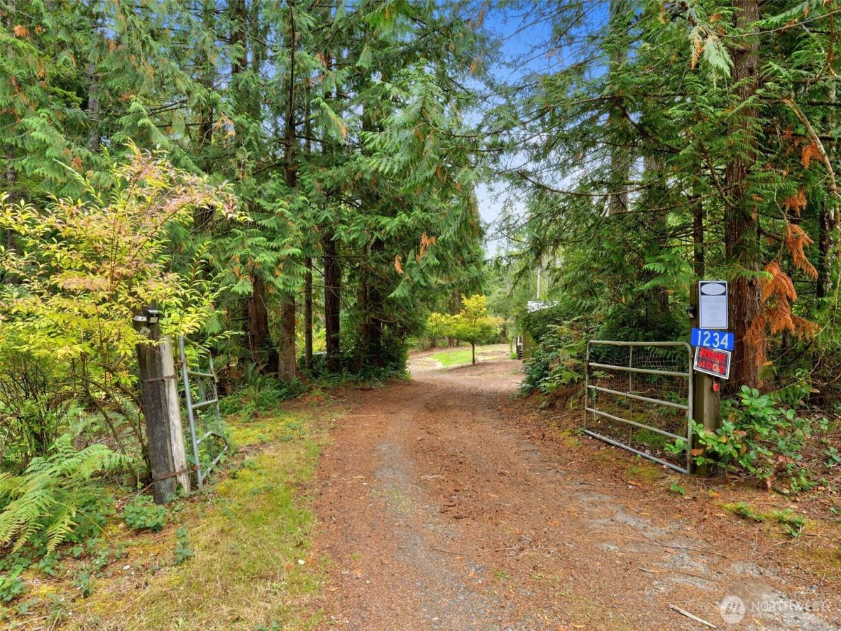 MLS #NWM2588540 image #0